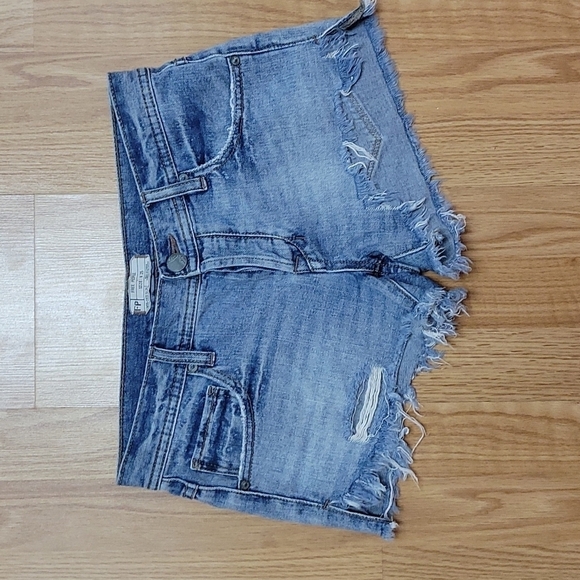 Free People button fly denim cutoff jean shorts - Picture 3 of 6